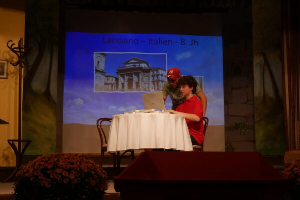 Carlo erstellt Website