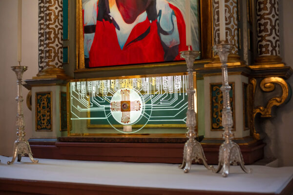 Festplatten-Reliquiar-Carlo-Acutis (2)